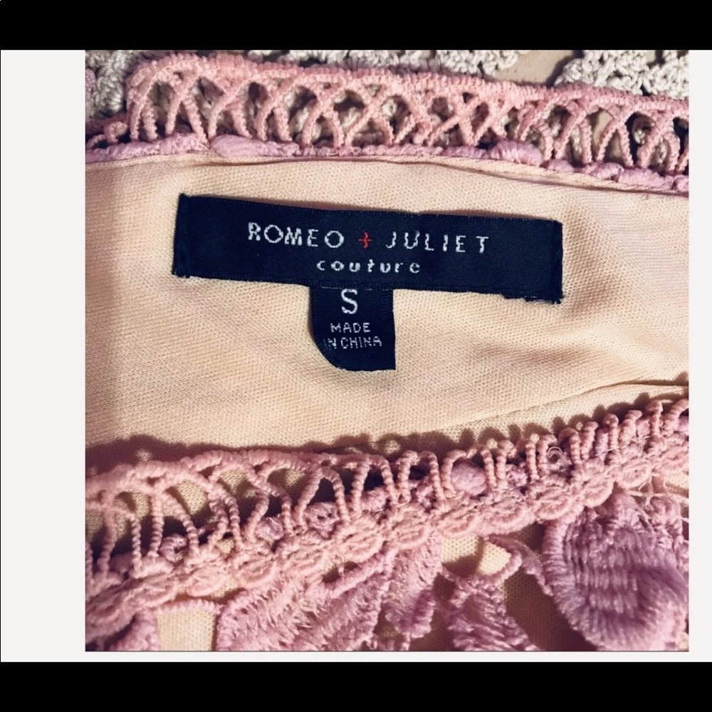 Lace dress by Romeo and Juliet couture. - Picture 3 of 5